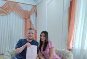 Они оказались юбилейной, пятисотой парой...!