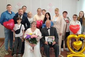 Супруги Гофман Александр Фридрихович и Нина Дмитриевна отметили 50-летие совместной жизни